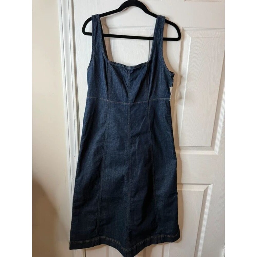 Women’s NWT denim dress sz: M